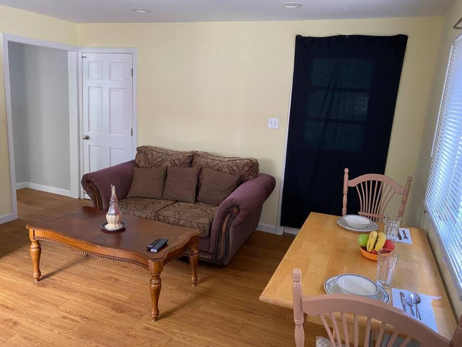 Sunny One Bedroom In Historic Downtown Dover Exterior foto